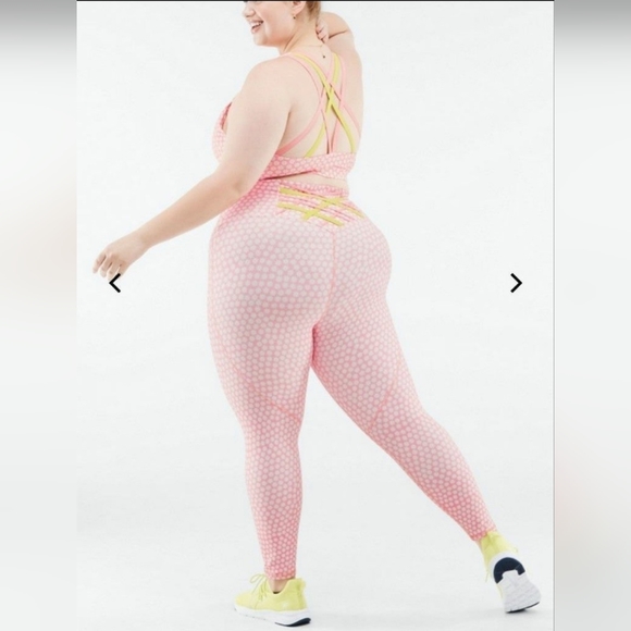 Fabletics Workout Set - Picture 3 of 12